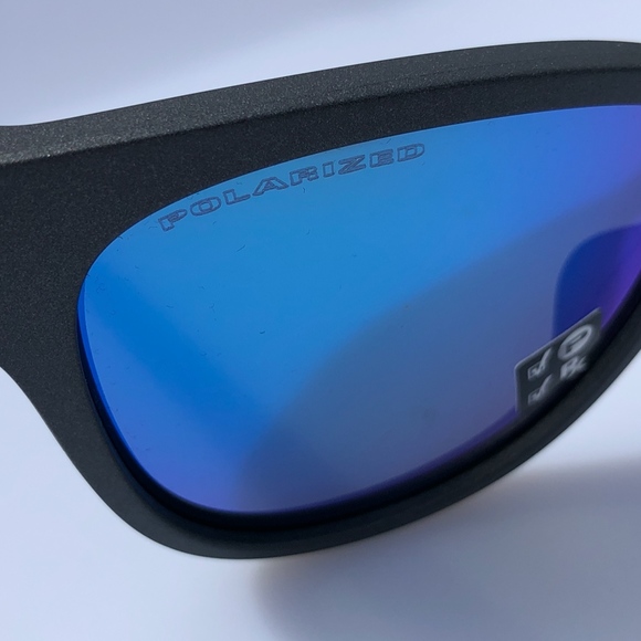 Oakley Hold Out Sunglasses